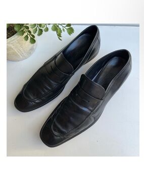 Salvatore Ferragamo🍂🍁black leather Loafers 7.5